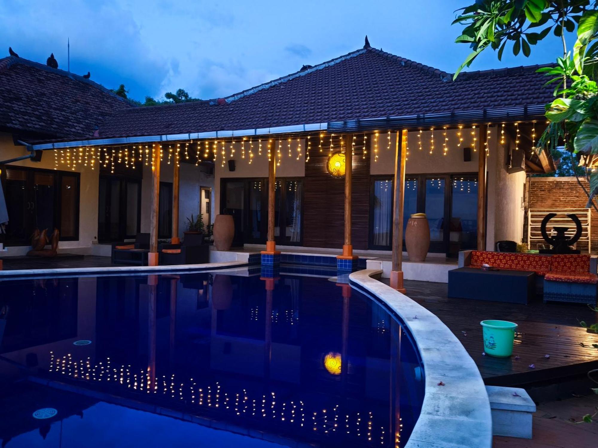 The Dharma - Mountain, Sea & Sunset View - Private W Starlink - 5br Villa Lovina