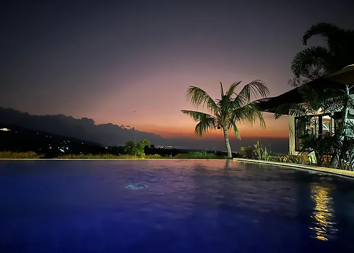 The Dharma Lovina - Mountain, Sea & Sunset View - Private Villa W Starlink - 5Br